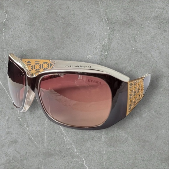 ✅Kyara Black and Gold Sunglasses - Picture 9 of 15